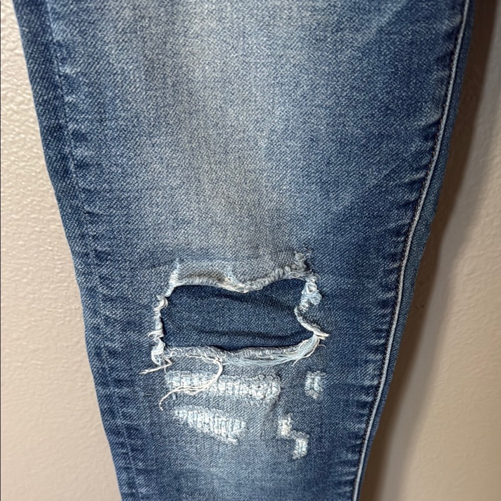 Women’s American Eagle Outfitters jeggings Distressed Jeans - Picture 6 of 9